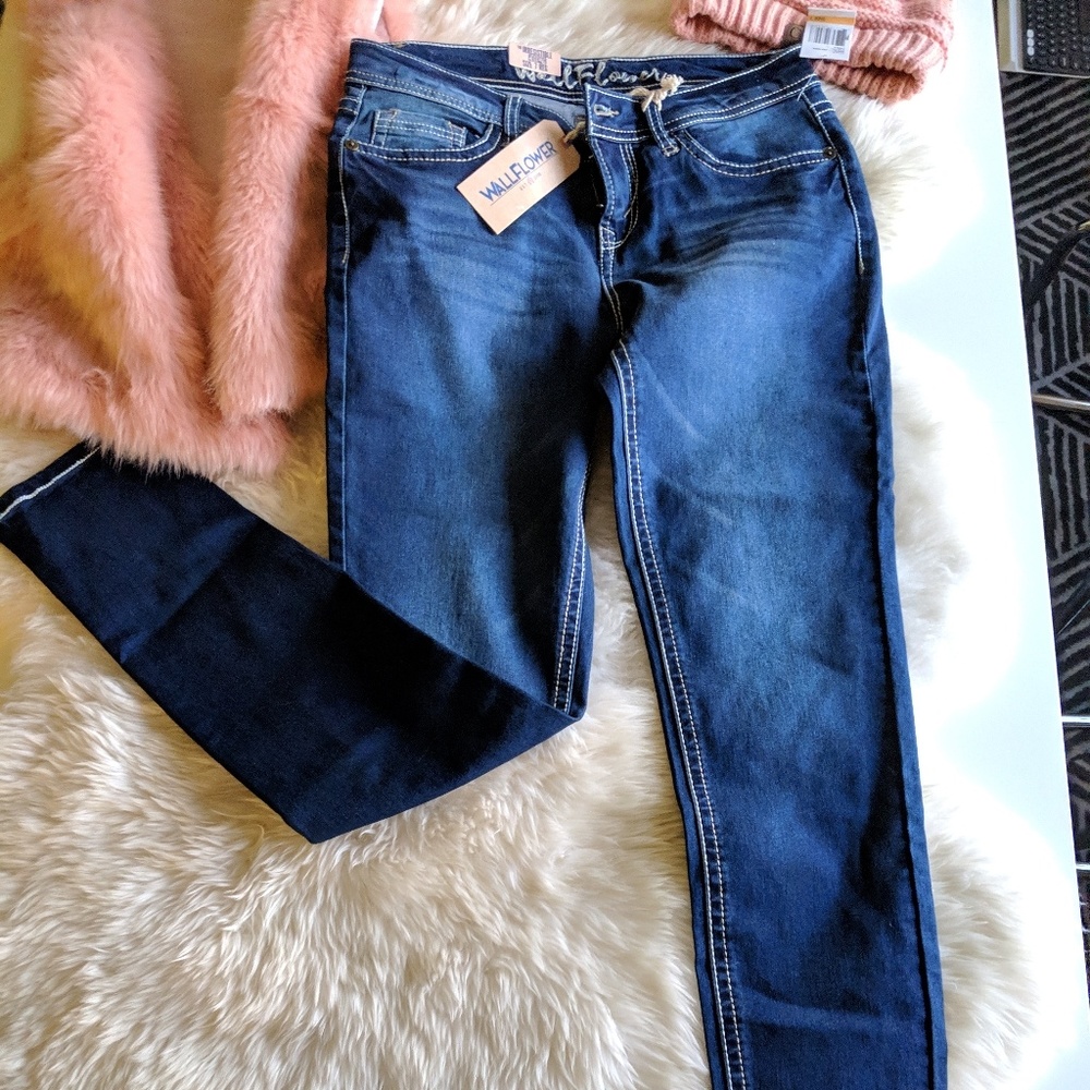 Wallflower stretchy denim jeggings